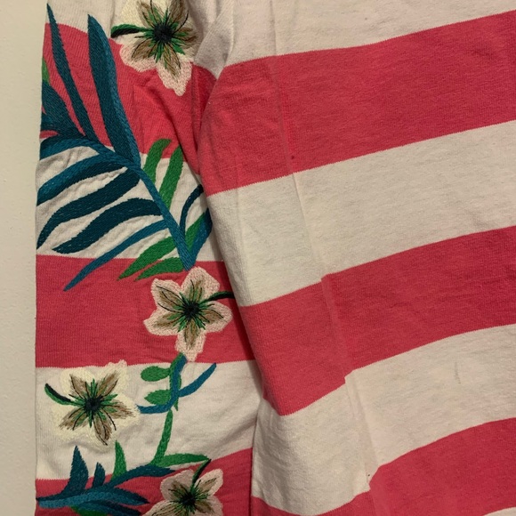 NWT - Juicy Couture - Pink & White Striped Hibiscus 3/4 Sleeved Top — Size: XL - Picture 3 of 8